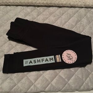 Artist simply human convention leggings